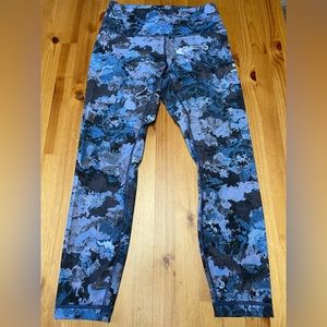 Lululemon leggings size 8 like new no pilling